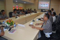    JELANG NATAL DAN TAHUN BARU 2017 POLRES BONDOWOSO RAKOR LINTAS SEKTORAL.